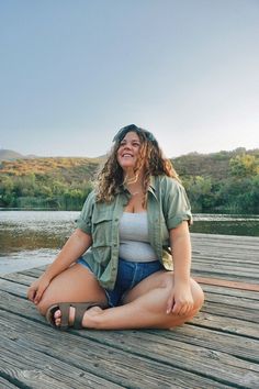 Outdoorsy Outfit, Plus Size Hiking Outfit, Lake Outfit Summer, Aesthetic Outfits Plus Size, Outdoorsy Outfits, Camping Outfits For Women, Fat Ladies, Lake Outfit, Styling Clothes