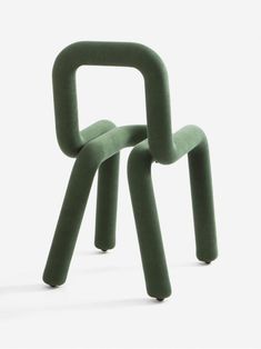 Made up of two tubular parts in metal embedded in each other, the Bold chair is an updated version of the tradition of a bended chair in tubular steel. Inflated with a thin polyurethane foam, the line drawn by the Bold successfully plays the role of foot, seat then back and gives it an amazing level of comfort. With a single stroke, in the manner of the Osvaldo Cavandoli Linea, and thickened similarly to the font which is made bold, the Bold chair succeeds in doing away with the seat and back. C Moustache Design, Bold Chairs, Funky Chairs, Chaise Design, Green Chair, Tubular Steel, Metal Structure, Polyurethane Foam