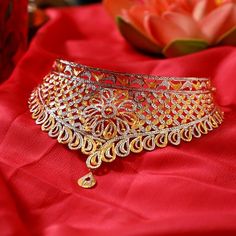 Girly Jewellery, Maheen Khan, Manubhai Jewellers, Bridal Aesthetic, Wedding Jewelry Sets Bridal Jewellery, Bridal Necklace Designs, Gold Jewels Design, Bride Jewelry Set, Neck Pieces Jewelry