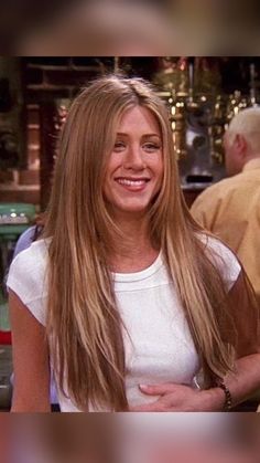 Long bronde hair. Face framing money pieces. Jennifer Aniston and Denise Richards with iconic hair   Follow for more inspo Jennifer Aniston Bronde, One Length Hair With Face Framing, Hairstyles From The 90s, Framed Face Haircut, Jennifer Aniston Long Hair, Cutest Haircuts, Long Bronde Hair, Haircuts For Long Hair Straight, Long Hair Cuts Straight