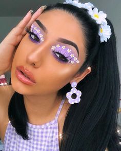 Spring Eye Makeup, Halloween 23, Butterfly Makeup, Da Hood, Flower Makeup, Purple Eye Makeup, Festival 2024, Cute Eye Makeup, Easter Makeup