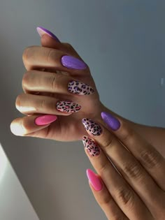 Stylish Almond Nails, Pink Leopard Nails, Leopard Print Nails, Glamour Nails, Pointed Nails, Work Nails, Leopard Nails, Animal Nails, Short Acrylic Nails