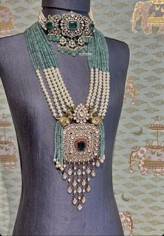 Jewelry Goals, Gold Jewelry Prom, Diamond Necklace Indian, Kundan Choker Necklace, Jewelry Prom, Bridal Diamond Necklace, Bridal Jewelery, Diamond Jewelry Set, Kundan Choker