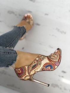 Hak Tinggi, High Heels Boots, Fabulous Shoes, Hot Shoes, Crazy Shoes, Shoe Obsession, Shoe Lover, Heeled Sandals, Beautiful Shoes