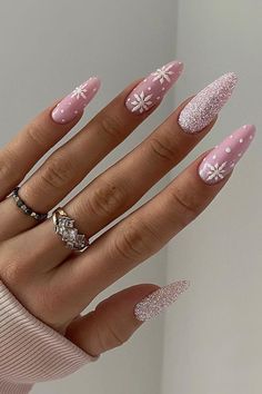 December Nails, Almond Nails Designs, Snowflake Nails, New Year's Nails