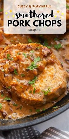 This main dish is a Southern classic! Your dinner ideas for tonight must have this boneless pork chop recipe. Simmered in one pot with bacon gravy, these smothered pork chops are so juicy and flavorful! Dinner Ideas For Tonight, Pork Chop Recipe, Pork Chop Recipes Baked