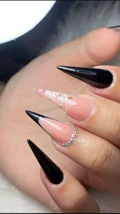 Cute Pineapple Wallpaper, Pineapple Wallpaper, Cute Pineapple, Colored Acrylic Nails, Classy Acrylic Nails, Nails Desing, Just Girl Things, Black Nails, Simple Nails