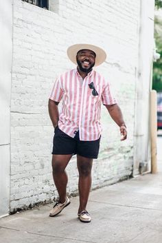 7 tendências de moda masculina para 2022 Mens Big And Tall Fashion Summer, Large Men Fashion Summer, Plus Size Men's Fashion, Plus Size Men Fashion Casual Summer, Fashion For Big Men, Big And Tall Fashion For Men Summer, Big Mens Summer Fashion, Big Boy Fashion Men, Plus Size Men Outfits Summer