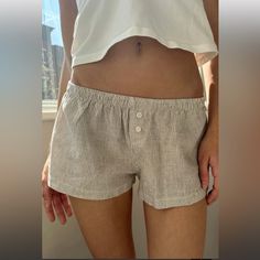 Nwt Brandy Melville Keira One Size Striped Pajama Shorts - Tan/White Color 70% Cotton / 30% Linen Christmas List Inspo, Linen Shorts Women, Brandy Melville Shorts, White Pin, Striped Pyjamas, Hopes And Dreams, Shorts Women, Linen Shorts, Pajama Shorts