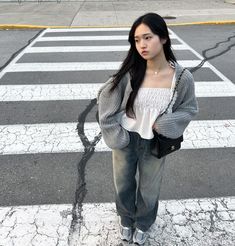 Tracy Sohn Outfits, Saranghoe Tracy Fits, Saranghoe Outfits, Sawako Outfit, Korean Fashion Colorful, Tracy Sohn, Outfits With Grey Cardigan, Coquette Streetwear, Japan Outfits