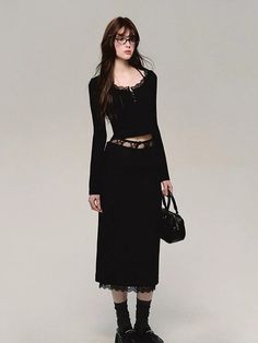 Goth Preppy Outfit, The Craft Outfits Aesthetic, Witch Inspired Outfit, Vampy Outfit, 90s Goth Aesthetic, Black Fairy Dress, Classy Goth, Goth Outfit Inspo, Casual Goth