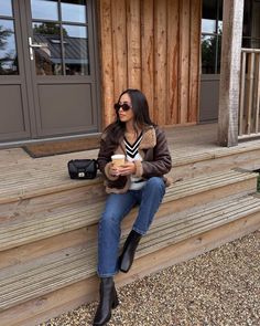 Autumn Casual Looks & Fall Outfit 26 Ideas 2024 - Stylish Work Outfits & Street Styles Autumn Fashion Trends, Fall Fashion Trends Casual, Outfits Street Styles, Black Leather Leggings, Autumn Casual, Stylish Work Outfits, Casual Accessories, Autumn Street Style, Weekend Wear