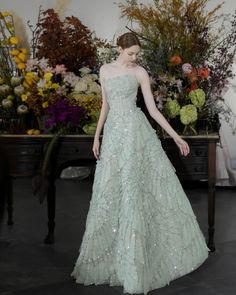 Female Closet, Gaun Dress, Red Carp, Paolo Sebastian, Fancy Gowns, Fantasy Clothes, Stunning Gowns, Fantasy Dress, Ball Gown Dresses