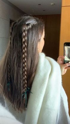 Star Wars Hairstyles, Disney Hairstyles, Galaxy Edge, Κούρεμα Bob, Disney 2024, Hair Inspiration Long, Mickey Shirt, Fishtail Braid, Galaxy's Edge