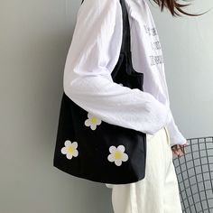 Canvas Beach Bag, School Tote, Bag Lunch, Trendy Shoulder Bag, Diy Tote Bag, Flower Canvas, Women Wholesale, Just Run, Black Tote