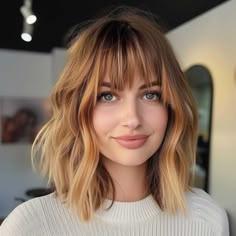 34 Trendy Choppy Bob with Bangs for a Modern Beachy Style Choppy Lob With Fringe, Thick Choppy Bob, Curtain Bangs Choppy Bob, Choppy Fringe Short Hair, Undone Bob With Bangs, Blond Lob With Bangs, Beachy Waves With Bangs, Short Hairstyle Women Fine Hair Bangs, 80s Shoulder Length Hair