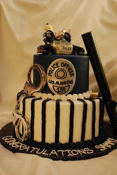 Police cake Technology Birthday Cake, Policeman Cake, Police Cake, Police Birthday Party, Grooms Table, Police Party