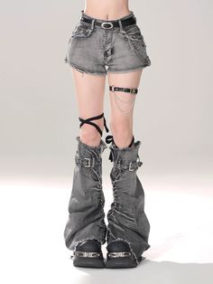 ❤︎Gray-and-blue denim A-line shorts + leg warmers❤︎ Jean Leg Warmers, Leg Outfit, Art Outfits, Gray Shorts, Clothing Design Sketches, Shorts Outfits, Outfit Inspo Casual