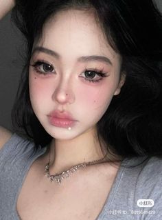 Xiaohongshu Makeup, Tan Skin Makeup, Pop Makeup, Y2k Makeup, Korean Eye Makeup, Red Lip Makeup, Ulzzang Makeup