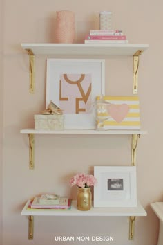 Beautifully styled shelves in the nursery - love the mix of pinks and gold! #nursery #decor Mint Room, Glamorous Room, Gold Room, Gold Rooms, Gold Nursery, Girls Room Ideas, Gold Bedroom, Baby Nursery Ideas