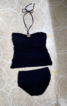 Non Revealing Swimming Suits, Tankini Set Swimwear, Swimsuits 2000s, Chic One Piece Swimsuit, Pretty Swimming Suits, Swimdress Cute, 2000s Bathing Suits, Grunge Swimsuit, 2000s Swimsuit