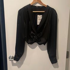 Zara Cropped Twist Front Blouse, Exaggerated Sleeves, Plunging Neck Line (Still Bra Friendly), Size M (Pictured On A Size 2/4 For Reference), Smocked Lower Back. New With Tags. Black V-neck Padded Blouse, Chic Crop Top Blouse For Evening, Chic Evening Crop Top Blouse, Elegant Padded Cropped Blouse, Elegant V-neck Crop Top For Fall, Elegant Crop Top Blouse For Workwear, Elegant Crop Top Blouse For Evening, Elegant Evening Crop Top Blouse, V-neck Blouse For Going Out In Fall