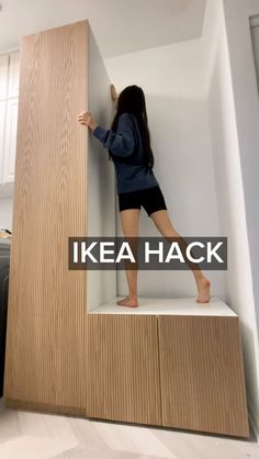 Ideas Armario, Ikea Laundry, Ikea Laundry Room, Ikea Crafts, Ikea Desk Hack, Hacks Ikea, Mudroom Bench Plans, Diy Mudroom Bench, Kids Basement