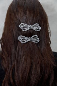 Trending crystal wire bow . Hand made . 7cm wide. Crystal Accessories, Luxury Hair, Diy Hair Bows, Diy Hair, Girls Bows, Diy Hairstyles, Headpiece, Hair Bows, Hand Made