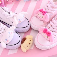 Sanrio Shoes, Sanrio Stuff, Hello Kitty Shoes, Style Kawaii, Kawaii Shoes, Kawaii Stuff, Kawaii Accessories, Summer Slippers, Pink Shoes