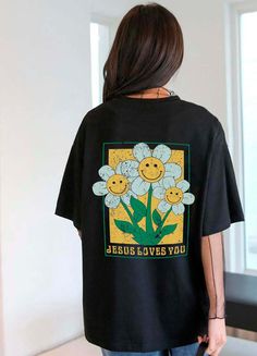 PLEASE BE AWARE We're recreating the aged look of an old school, worn-out design that has been washed so many times the ink has been cracking and chipping off for years. Get ready to be OBSESSED with your new Jesus tshirt. It's the cutest and most trendy way to emit all those important Christian vibes! This is the perfect Trend shirt Gift!! * Q U I C K * F A C T S * ✺ 100% Airlume combed and ringspun cotton (fiber content may vary for different colors) ✺ Wash and dry normally (on cool for best r Pray Shirt, Catholic Shirt, Jesus Clothes, Jesus Praying, Love Like Jesus, Bible Verse Shirt, Jesus Tshirts, Jesus Shirts, Jesus Loves You