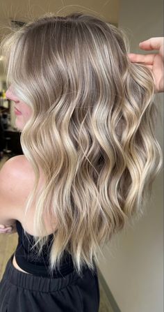 Aesthetic Hair Blonde, Dirty Blonde Hair With Highlights, Hair Blonde Balayage, Blonde Light Brown Hair, Bright Blonde Hair, Fall Blonde Hair, Blonde Balayage Highlights, Brown Hair Inspo