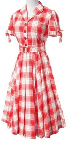 Fashion Questions, Fashion Quiz, White Plaid Dress, Minimalism Fashion, Red And White Plaid, Fashion Ads