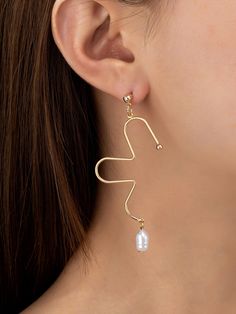 The Pearl Half Flower Wire Earrings are so fun and cute! Add flair to your outfit with these beauties!! Dainty Wire Wrapped Jewelry, Flower Wire, Half Flower, Earring Wire, Wire Flowers, Bath Candles, Handmade Wire, Wrapped Jewelry, Pearl Flower