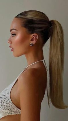 A Slick Back Ponytail, Slick Back Ponytail, Prom Ponytail Hairstyles, Classic Ponytail, Fancy Ponytail, Back Ponytail, Low Ponytail Hairstyles, Slick Ponytail, Chic Ponytail