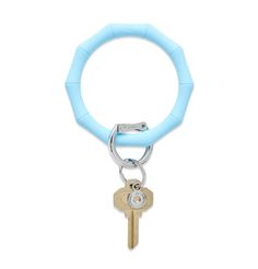 The Big O® Key Ring is a one-size-fits-all bracelet key ring that can be worn on your forearm or above your elbow for hands-free simplicity. The patented, signature locking clasp clicks open and closed so you can keep your keys, phone and wallet in one central, secure location. Signature Locking Clasp - Clicks closed so you can securely carry your keys, wallet and more. Snaps open to swap your essentials without breaking a nail. Reinforced Inner Core and non-bending, anti-squish design helps mai Sweet Carolina, Blue Bamboo, Big O, Chinoiserie Style, Hollywood Regency Style, Tickled Pink, Store Organization, Monogram Styles, Ring Fit