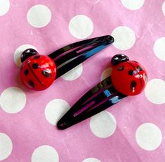 Cute ladybird hair clip  Domed red bugs  Large choice of snap clip colour   So Kawaii! Clip side is from a top down view Colorful Hair Clips Aesthetic, Ladybug Hair Clips, Cute Diy Hair Clips, Ladybird Hair, Kawaii Ladybug, Cute Hairclips, Red Bugs, Hair Clips Aesthetic, Top Down View