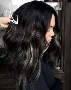 Color Trends For 2023, Natural Hair Highlights, New Hair Look, Hair Adviser, Honey Blonde Highlights, Black Hair With Highlights, Natural Wavy Hair, Hair Inspo Color, Cool Hair Color