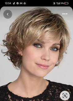 Over 40 Hairstyles, Mode Ab 50, Wigs Blonde, Wavy Bob, 40 Women, Hairstyles For Women Over 50, Front Hair Styles, Curly Bob Hairstyles