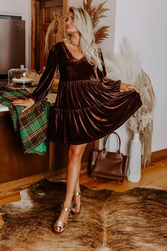 Western Ootd, Fall Party Dress, Cider Tasting, Luxe Dress, Green Velvet Dress, Velvet Mini Dress, Junior Fashion, Impressions Online Boutique, Fall Family Photos