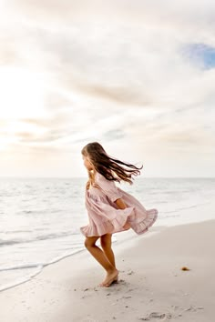 Mommy And Me Beach Photo Shoot Mother Daughters, Beach Kids Photoshoot, Kid Beach Photoshoot, Kids Beach Photoshoot Ideas, Toddler Beach Photoshoot, Kid Beach Pictures, Kids Beach Pictures, Kids Beach Photoshoot, Toddler Beach Photos