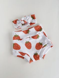 Absolutely perfect high waist shorties. super comfy in the waist for little baby bellies. They are made soft  knit fabric. Adorable little shorties. Available in newborn- 4toddler. Available in regular or high waist. With or without elastic. Please ask Your little one will stay cool ( literally) this summer in these perfect summer shorties. pair these with onesies or dresses .  sooo cute. Shorts are serged throughout for professional look and durability. I recommend hand washing these to best pr Woman Costumes, Kid Outfits, Strawberry Baby, Baby Belly, Baby Bloomers, Doll Stuff, Reborn Baby Dolls, Reborn Baby, Clothes Ideas