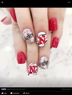 Ohio State Nails, Nails Football, Football Nail Designs, Football Nail Art, Sports Nails, Football Nails, American Nails