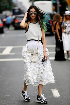 NYFW Spring 2015 Street Style | KIM IRENE Walking Down The Street, Street Style Summer, Fall Street Style, Street Style Looks, Inspiration Mode, Mode Inspiration, Street Style Outfit, Street Styles