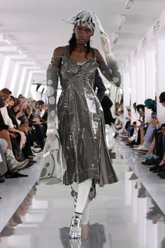 Maison Margiela RTW Spring 2024 [PHOTOS] – WWD Anti Fashion, Weird Fashion, French Fashion, Fashion Company, Summer Collection, Runway Fashion