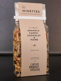 granola cassissi chocolate poiree in a bag