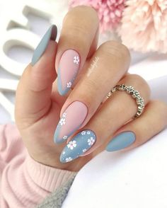 Colorful Nails, Flower Nail Designs, Almond Acrylic Nails, Pink Nail, Elegant Nails, Classy Nails, Pretty Acrylic Nails, Floral Nails, Chic Nails