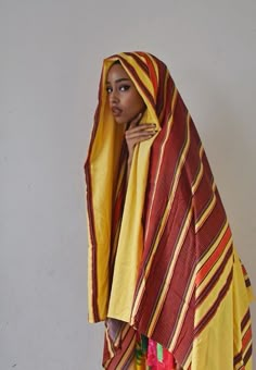 Hodan Yousuf, Scarves Photography, Somali Fashion, Somali Clothes, Melanin Aesthetic, Somali Dirac, Africa Culture, Sultan Qaboos, Good Conversation