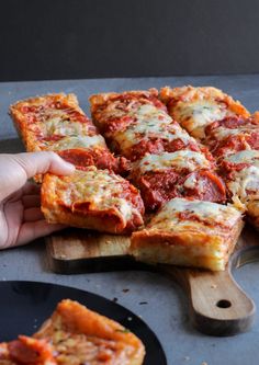 Pan Pizza Recipe, Gluten Free Pizza Recipes, Dairy Free Pizza, Gluten Free Crust, Deep Dish Pizza