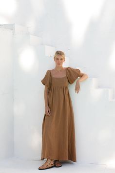 This French Riviera dress is of exceptional quality, 100% linen construction designed to keep you comfortable all day. With a stretchy back, it will fit you perfectly for an effortless, French-inspired silhouette. A full-length style makes this dress a timelessly classic choice for any occasion. Style Inspiration Minimalist, Post Partum Outfits, Minimalist Accessories, Construction Design, French Inspired, French Riviera, Style Minimalist, Linen Dress, Toffee