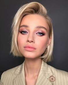 Makeup Ideas For Blue Eyes, Daytime Makeup, Shimmer Eye Makeup, Pink Eye Makeup, Makeup For Blondes, Pink Eye, Wedding Makeup Looks